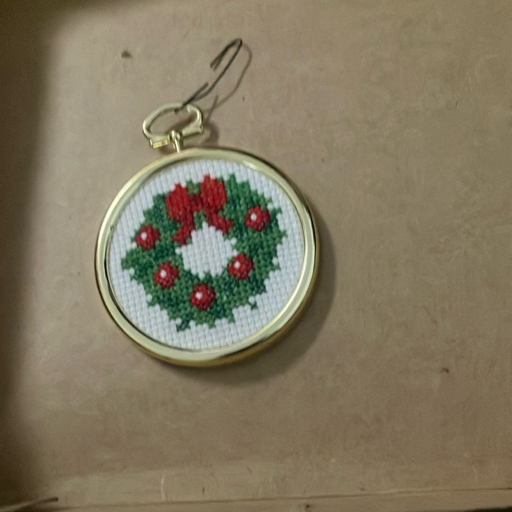 FINAL MARKDOWN Handcrafted Christmas wreath ornament
